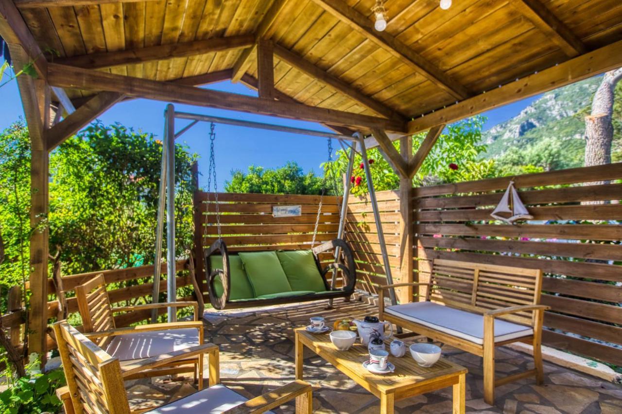 Apartamento Christinas Lofts Ágios Matthaíos Exterior foto